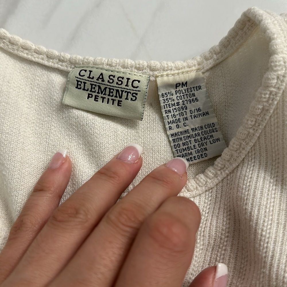 Classic elements petite medium top - Picture 2 of 3